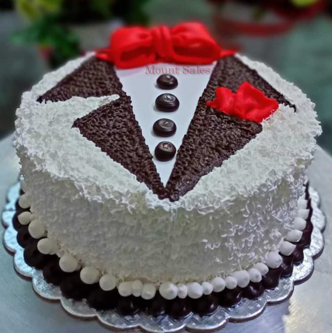 Premium RED N White Velvet Cake
